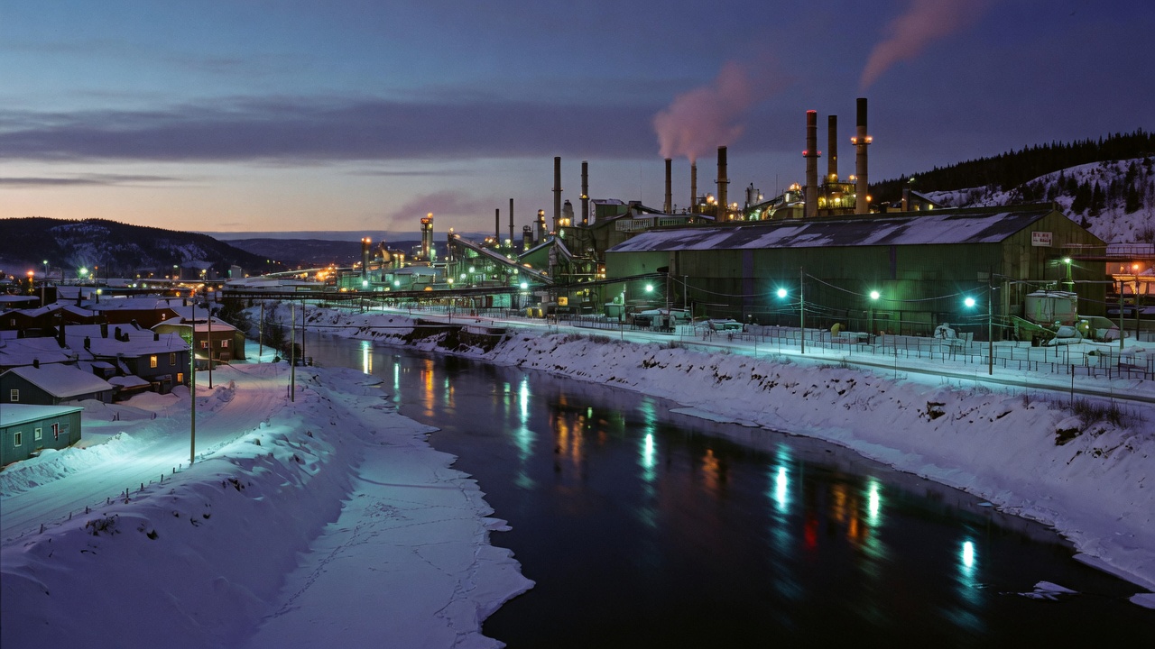 Industrial river town in the Saguenay in winter.